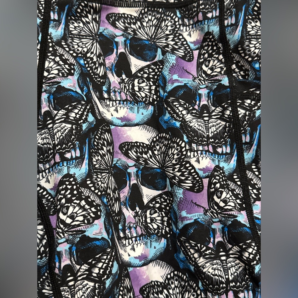 Constantly Varied Gear skulls & butterflies Large CVG biker shorts 5” - Picture 2 of 4